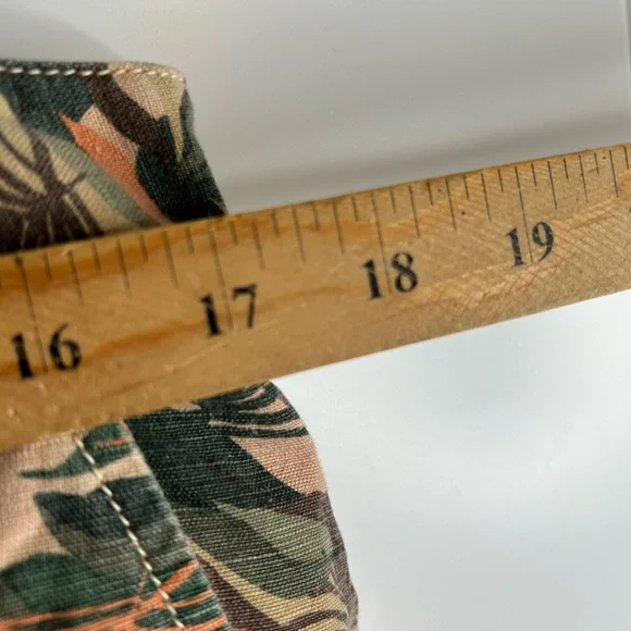 Sundance Women’s Size 10 Lagoon Linen Blend Tropical Camo Cargo Pants  3889 - Picture 8 of 11